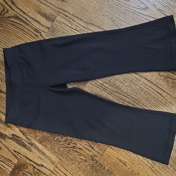 Lululemon Athletica Midnight Black Cropped Leggings - Picture 5 of 8